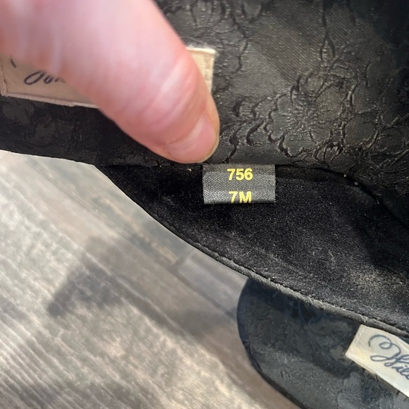 Williamsburg Women Sz 7 Latchet Satin Brocade 18th Century Shoe Reenactment - Picture 4 of 5